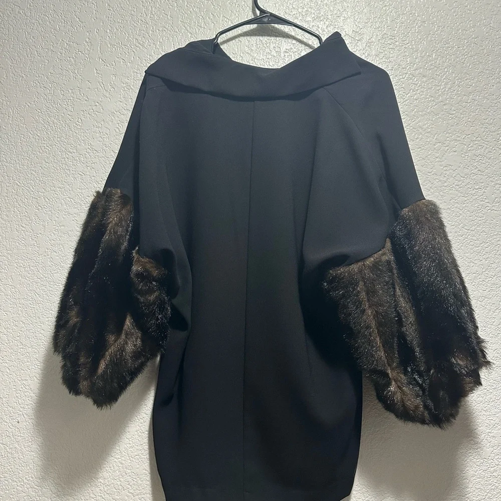 Vintage style Zara Black V-Neck Tunic with Faux-Fur Brown Balloon Sleeves - Picture 10 of 12